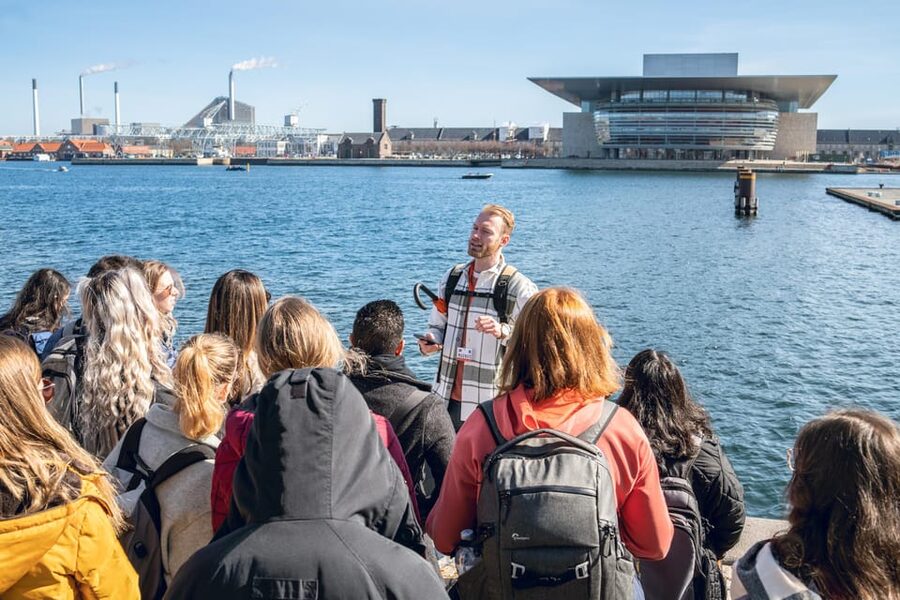 Copenhagen: Group Walking Tour - City Highlights - 2 Hours - Christiansborg Palace and the working center of Denmark