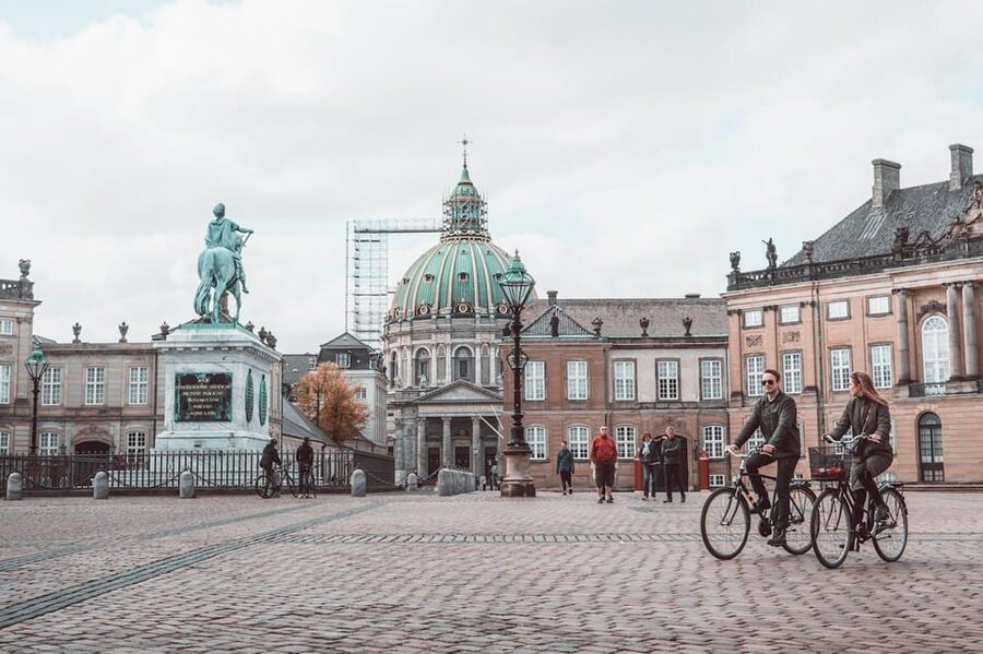 Copenhagen: Guided Walking Tour in French - Beginning across from Tivoli Gardens