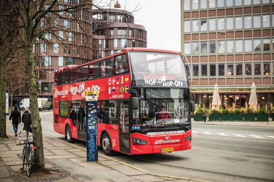 Copenhagen: Hop-On Hop-Off Bus Tour with Boat Tour Option - Christiansborg and the canals