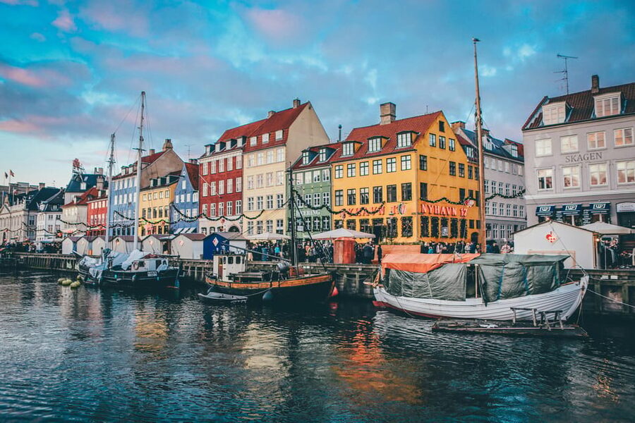 Copenhagen: Hygge & Highlights Walking Tour with Local Guide - Starting at Sankt Pauls Kirke and entering Nyboder