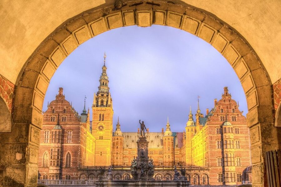 Copenhagen: Private City Walking Tour with Canal Tour Ticket - Nyhavn brings the walking tour to the canal