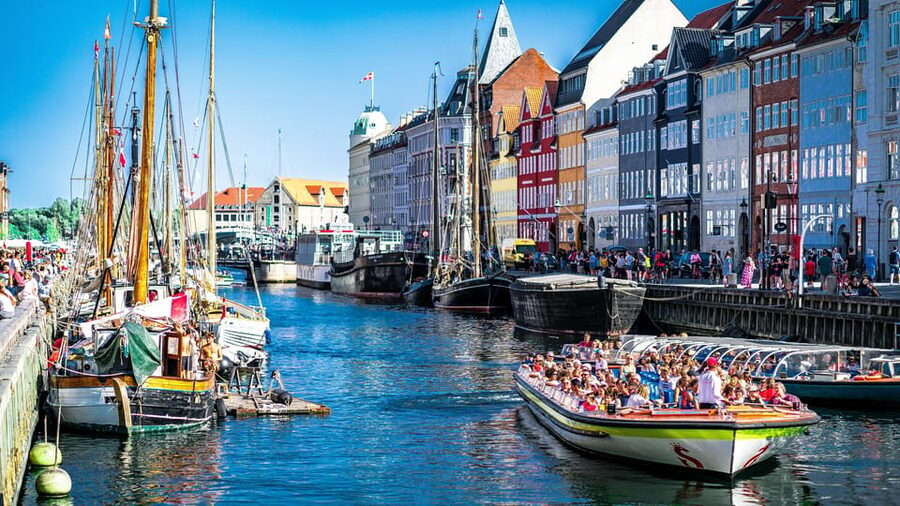 Copenhagen: Private Walking Tour - Starting beside Bishop Absalon at Højbro Plads
