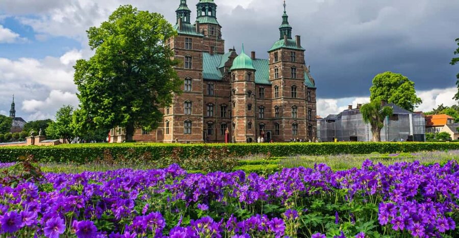 Copenhagen: Rosenborg Castle Tour with Skip-the-Line Ticket - Inside Rosenborg, from royal rooms to silver lions