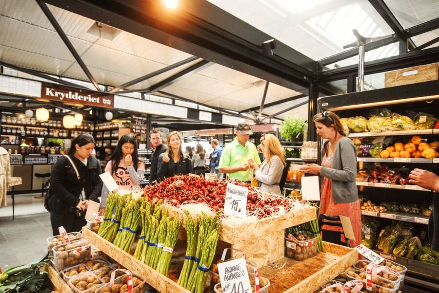 Copenhagen’s oldest and original food tour (Est. 2011). - Finishing with Summerbird chocolate