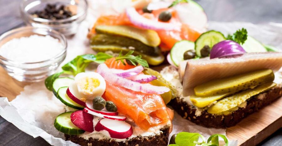 Copenhagen: Scandinavian Delights Food & Drink Private Tour - Skt. Peders Bageri: cinnamon roll and coffee