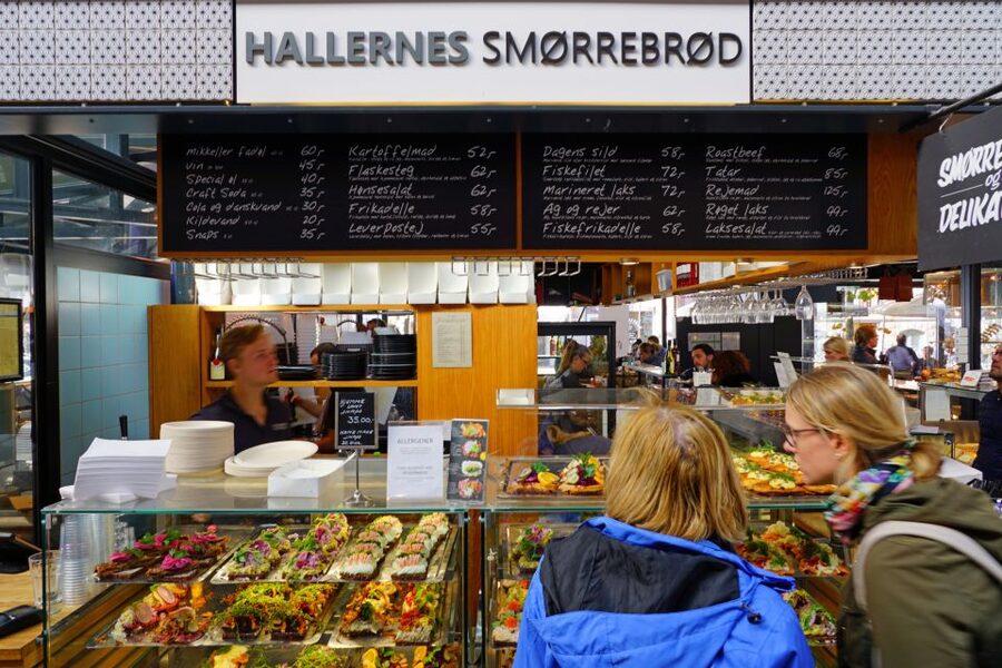 Copenhagen: Scandinavian Delights Food & Drink Private Tour - Starting near El Cava and finding your guide