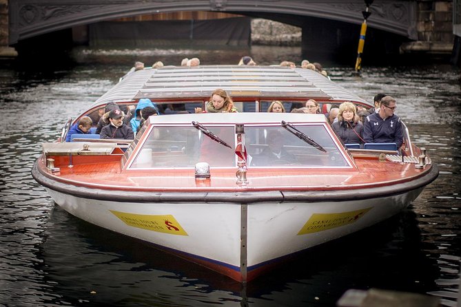 Copenhagen Sightseeing Classic Canal Tour With Live Guide - Copenhagen Opera House and modern harbor design
