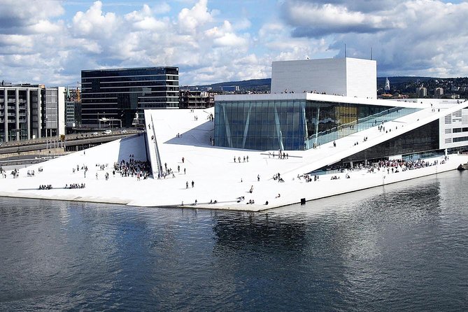 Discover Oslo on foot - Starting along Oslo’s main street