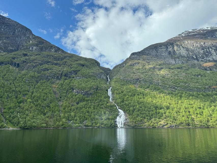 E-bike Tour in Geiranger, Norway - Riding from Geiranger toward the Eagle Bend