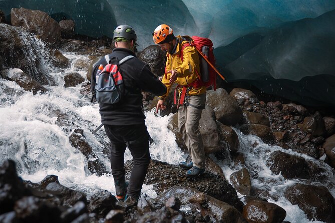 Early Bird Ice Cave with 3 Professional Photos - Starting at 8:30 a.m. near Jökulsárlón