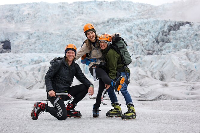 Early Bird Ice Cave with 3 Professional Photos - How the group size affects the outing