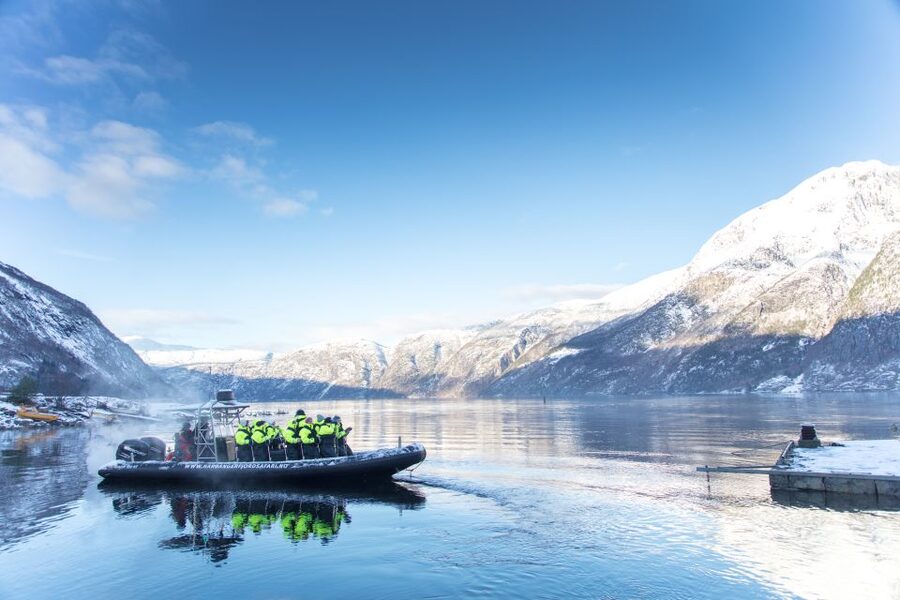 Eidfjord: 1-Hour Fjord RIB Tour - The guide makes the short tour work