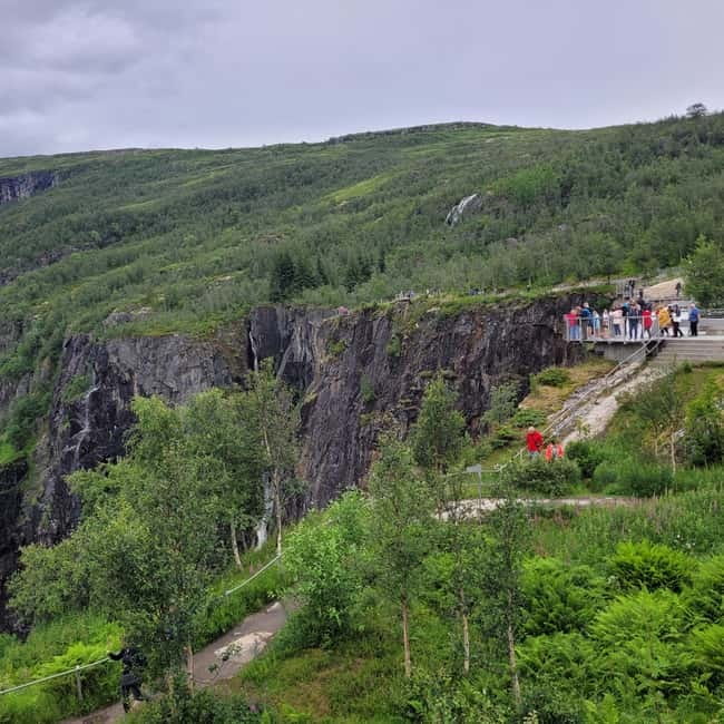 Eidfjord: Vøringsfossen Waterfalls Round-Trip Shuttle - What to pack for the falls