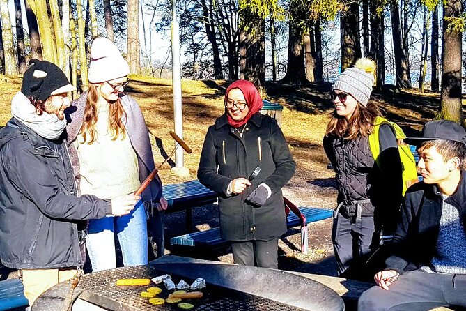 Explore happiest Helsinki: Bike/Ebike: BBQ, Sauna, Forest, &Parks - A BBQ with room for different diets