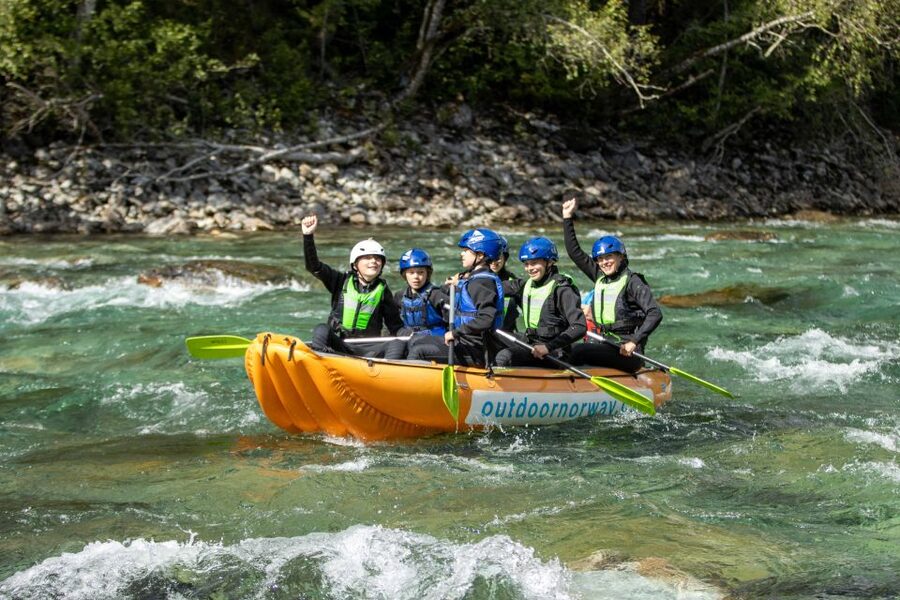 Family Rafting - Voss - Guides who make the slower sections count