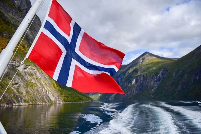 Fjord Sightseeing Tour by Boat in Geiranger - The first stretch of the UNESCO fjord