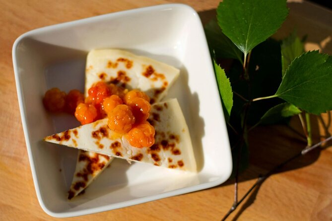 FOOD Tour with Roof Top Bar in Helsinki - Esplanadi Park gives the food a pause