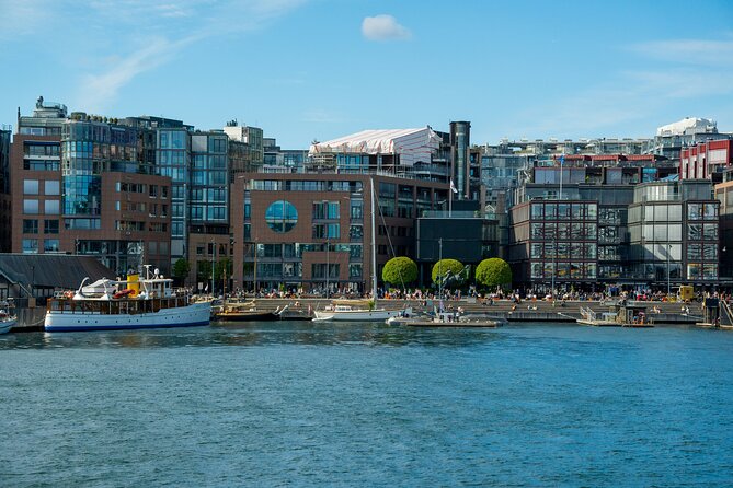 Free City Walking Tour in Oslo - City Hall and the civic heart of Oslo
