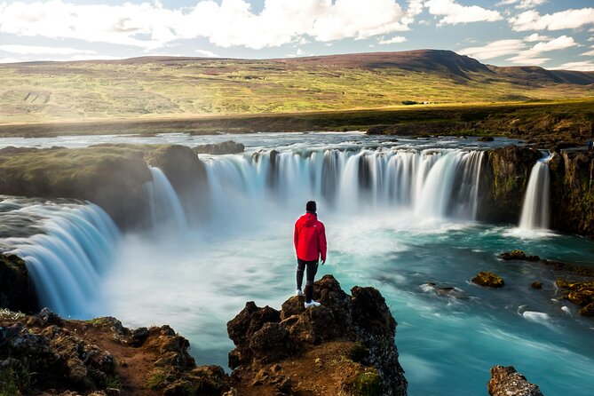 From Akureyri Port: Godafoss Waterfall Tour for Cruise Ships - Bus size, seating, and group conditions