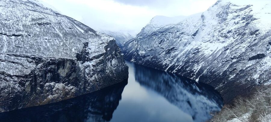 From Ålesund: Winter Fjord Cruise to Geirangerfjord - Who should book this Geirangerfjord cruise