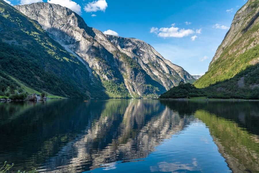 From Bergen: Flam Full-Day Cruise to Sognefjord - Arriving in Flåm with limited free time