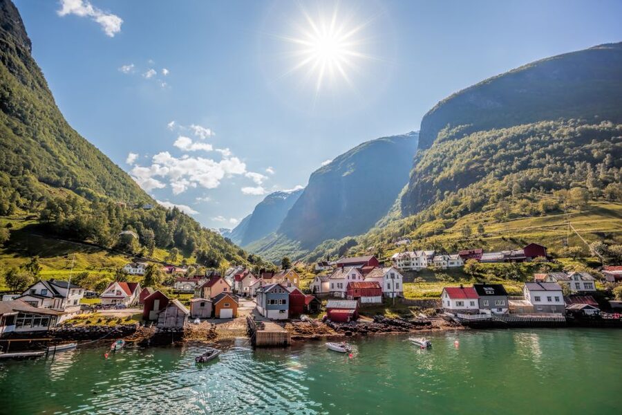 From Bergen: Flam Full-Day Cruise to Sognefjord - One way or round trip?
