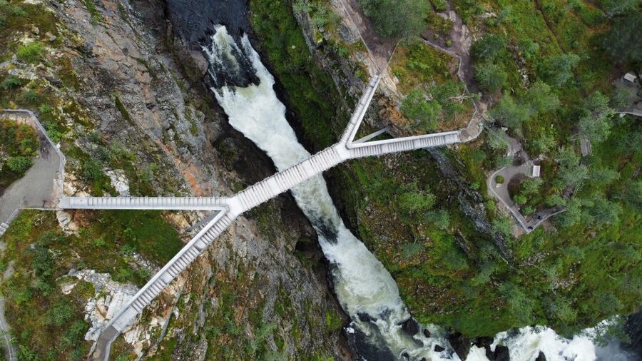 From Eidfjord: Vøringfossen Waterfall Nature Tour with Guide - Guide quality makes a real difference