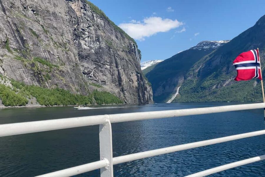 From Geiranger: Geiranger Fjord Tour with Stop in Hellesylt - Returning through the fjord