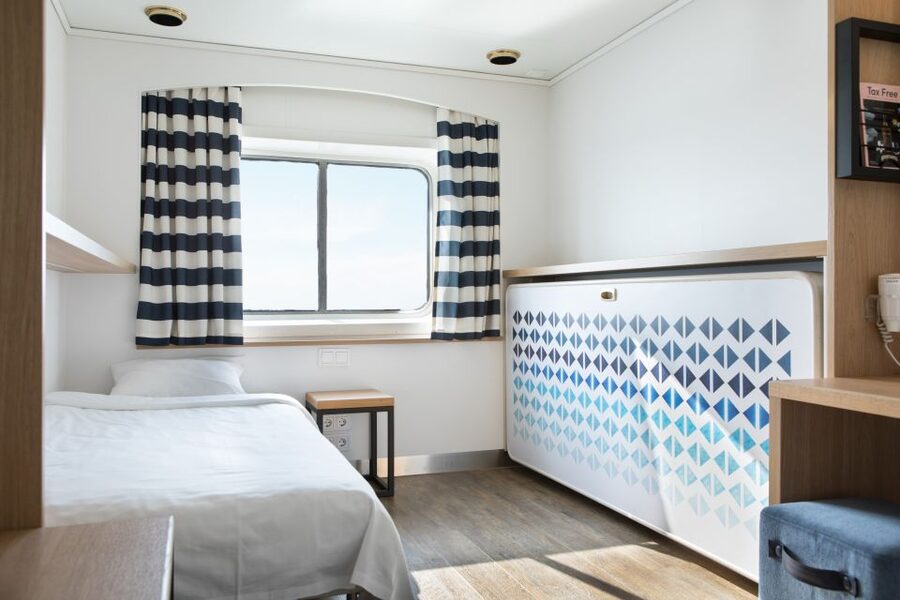 From Helsinki: 3-Day Return Cruise to Stockholm & Breakfast - Food, entertainment, and cabin comfort