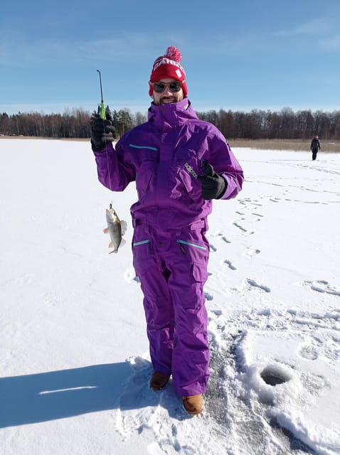 From Helsinki: Bodom Lake Ice Fishing with Food & Drinks - Who should book this experience