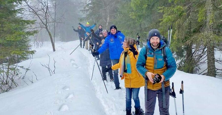 From Oslo: Oslomarka Forest Guided Snowshoeing Tour - Learning to walk on snowshoes at Frognerseteren
