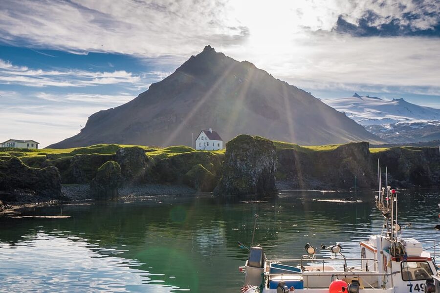 From Reykjavik: 3 Day Family Package - Guides, buses, and the family factor