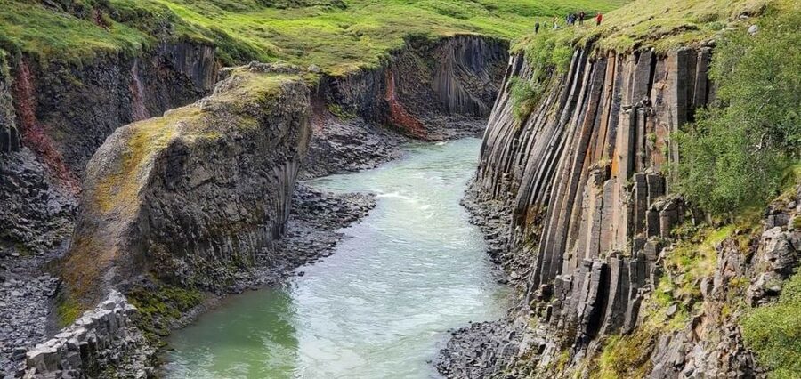 From Reykjavík: 4, 5, 6 or 7-Day Small-Group Ring Road Tour - Guides, vehicle comfort, and the pace of the road