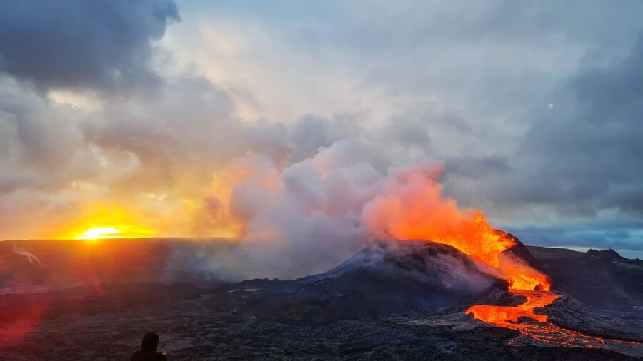 From Reykjavík: Fagradalsfjall Volcano Hike with Geologist - The drive from Reykjavík to Reykjanes