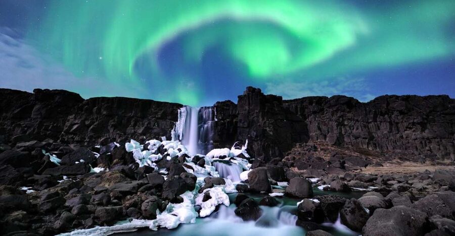 From Reykjavik: Golden Circle and Northern Lights Combo - Þingvellir National Park and the meeting of two plates
