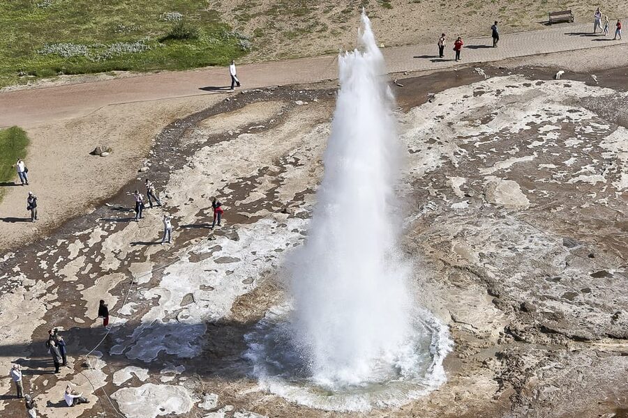 From Reykjavik: Golden Circle Full-Day Tour - Geysir and Strokkur: the reliable burst of Icelandic heat