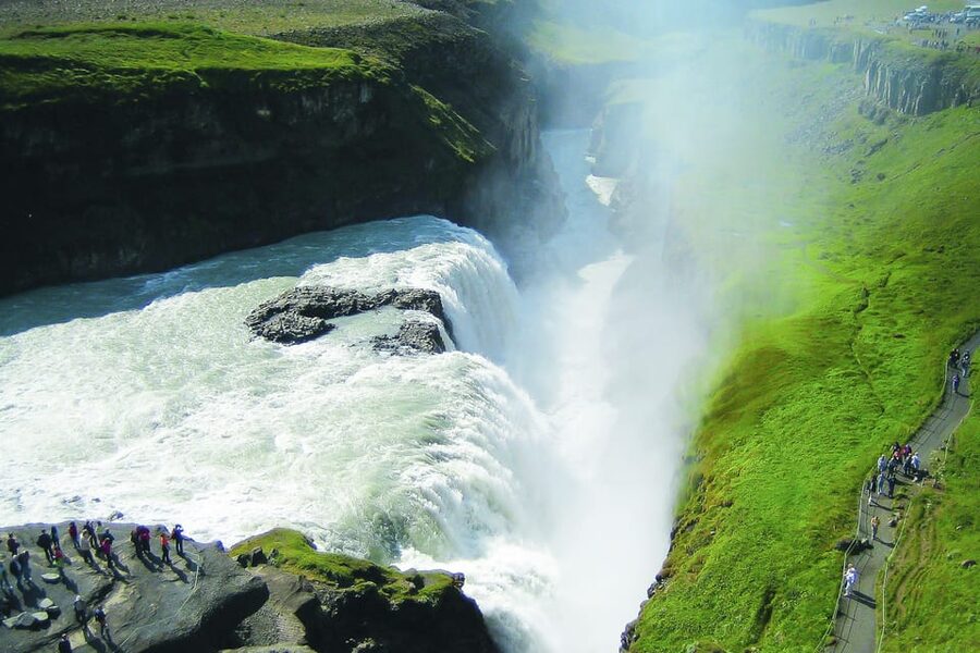 From Reykjavik: Golden Circle Full-Day Tour - Guide, audio app, and language choices