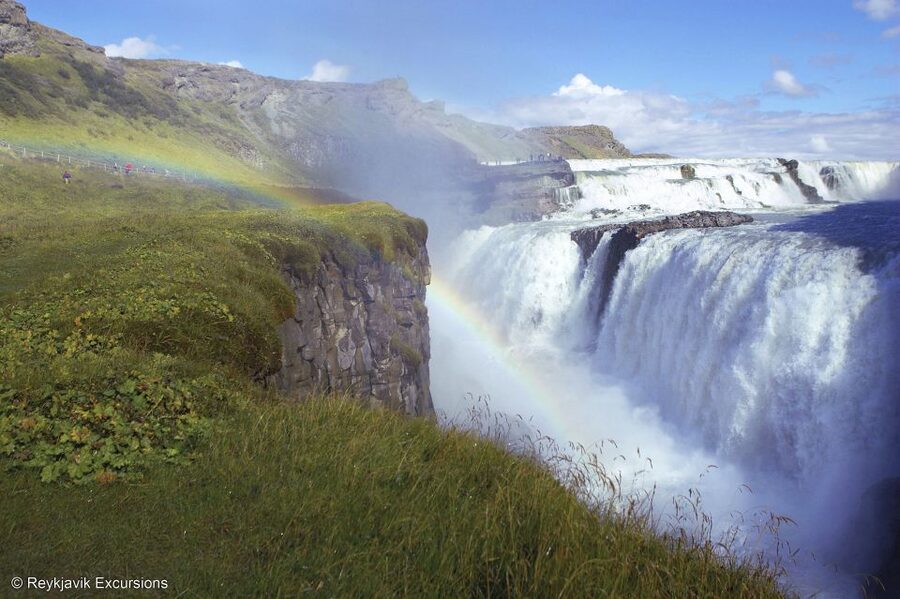 From Reykjavik: Golden Circle Guided Tour & Sky Lagoon Visit - Who should book this Golden Circle and lagoon day?