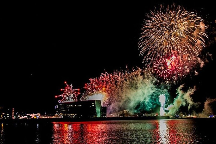 From Reykjavik: New Years Fireworks by Boat - The coastline before the countdown