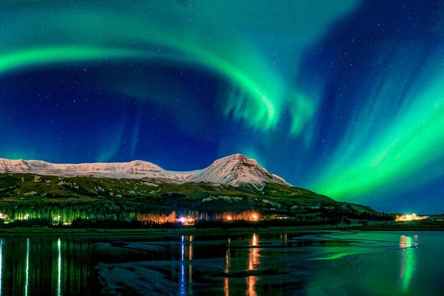 From Reykjavik: Northern Lights Chase with Expert Guide - Why the Chase Works Better Than One Fixed Viewpoint