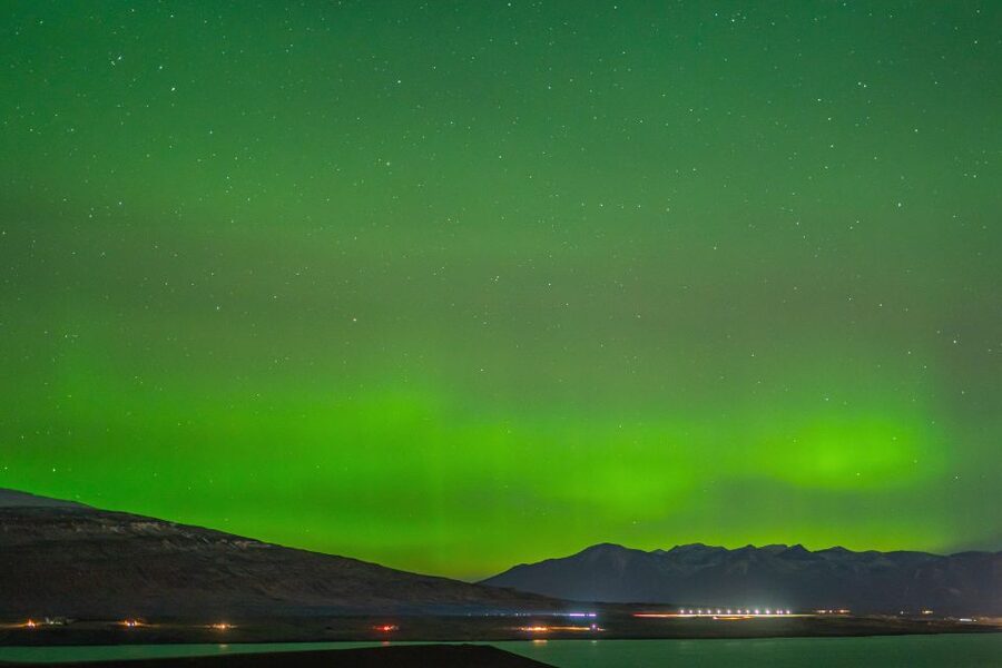 From Reykjavik: Northern Lights Guided Tour with Photos - The waiting game, with hot chocolate