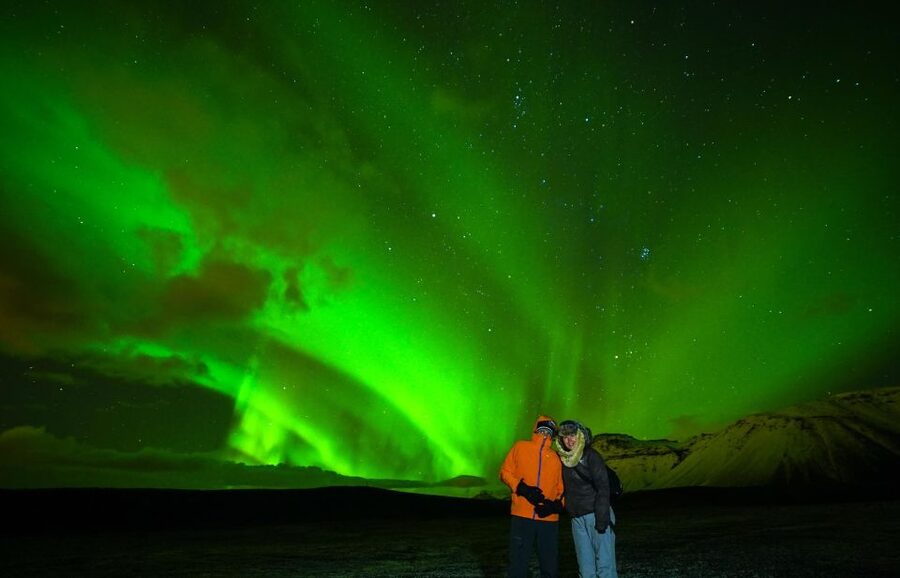 From Reykjavík: Northern Lights Super Jeep Tour - Warm drinks, photos, and time outside