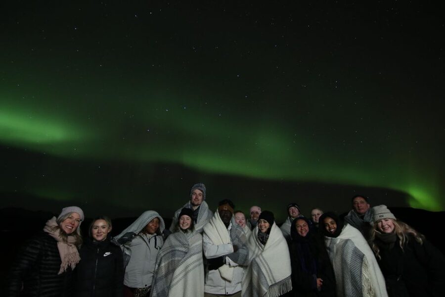 From Reykjavik: Northern Lights Tour with Hot Cocoa & Photos - Guides can make or break the evening
