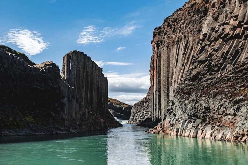 From Seydisfjordur: Studlagil Canyon Shore Excursion - A scenic coach ride from Seydisfjordur