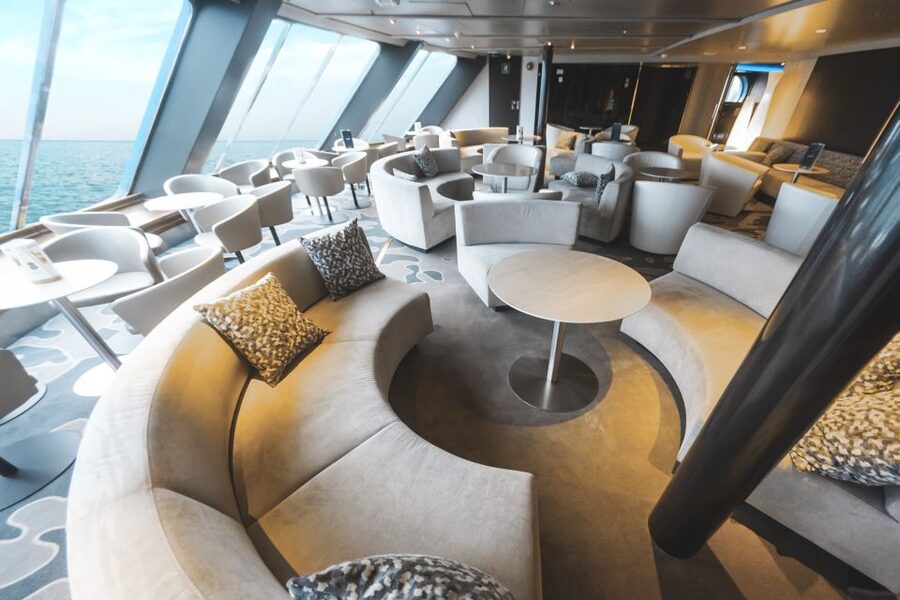 From Stockholm: 3-Day Return Cruise to Helsinki & Breakfast - Who should choose the deluxe option