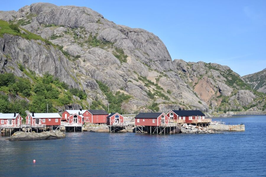 From Svolvaer: Private Lofoten Islands Tour with Transfer - Sakrisoy and a practical seafood stop