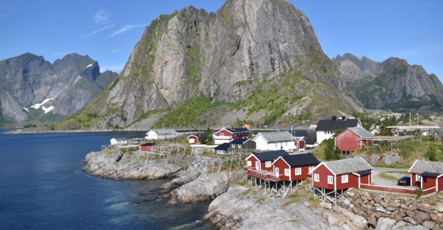 From Svolvaer: Private Lofoten Islands Tour with Transfer - From Svolvaer toward the old fishing coast