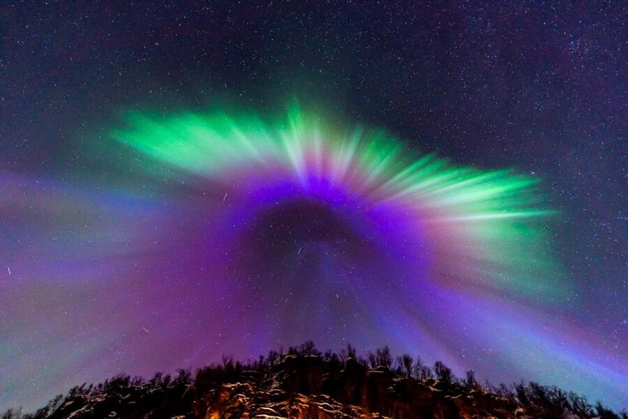 From Tromsø: Aurora Minibus Chase with Portrait and Hot Meal - A Northern Lights chase that keeps its options open