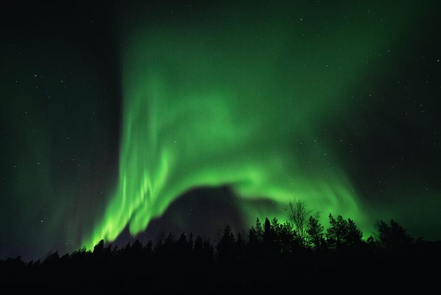 From Tromsø: Aurora Snowshoe Hike - Ersfjordbotn after dark