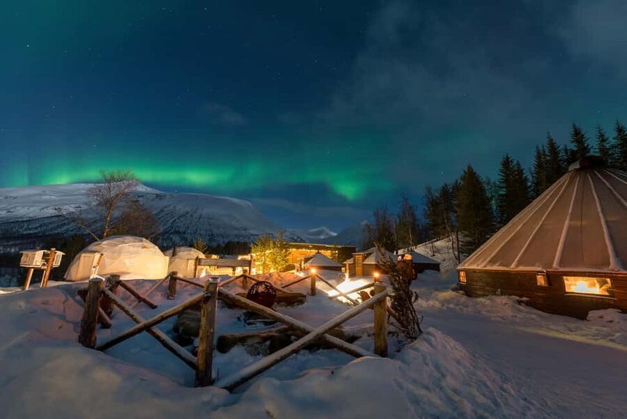 From Tromsø: Northern Lights Visit at Camp Tamok - Four hours at Camp Tamok, with time to look around